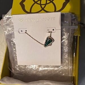 Kendra Scott Emerald Green cheer Pendant Necklace